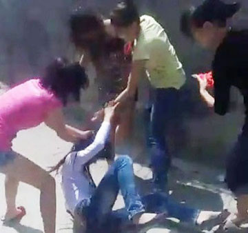 Ghen mất khôn - Bài 1: Cơn ghen bạo liệt tuổi học trò ảnh 2 Ghen mất khôn - Bài 1: Cơn ghen bạo liệt tuổi học trò ảnh 2