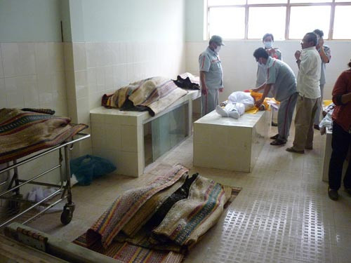 Vụ TNGT ở Bình Thuận: Không cứu kịp vì xe cháy dữ quá! ảnh 3 Vụ TNGT ở Bình Thuận: Không cứu kịp vì xe cháy dữ quá! ảnh 3