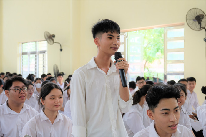 Em Trần Quang Minh - học sinh lớp 12A5, Trường Trung học phổ thông Thanh Thủy. GDVN_A.JPG