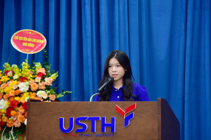 Em Nguyễn Vân Ly - tân sinh viên chương trình song bằng ngành Công nghệ sinh học - Phát triển thuốc, USTH. _DSC0281.JPG