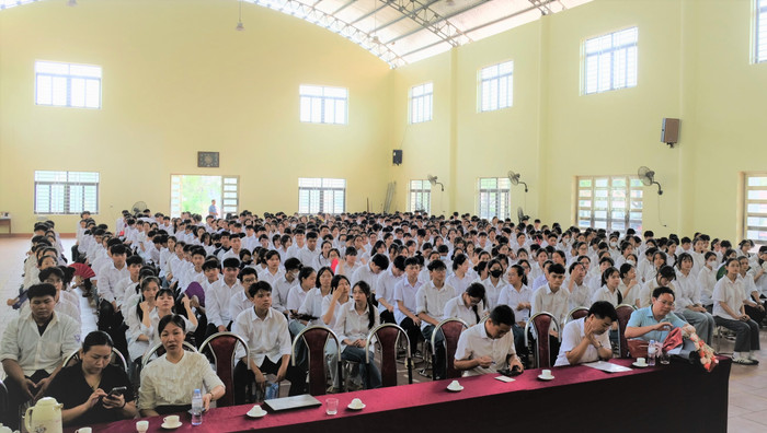 Hội thảo thu hút sự quan tâm, tham gia của đông đảo học sinh Trường Trung học phổ thông Thanh Thủy. GDVN_111.JPG