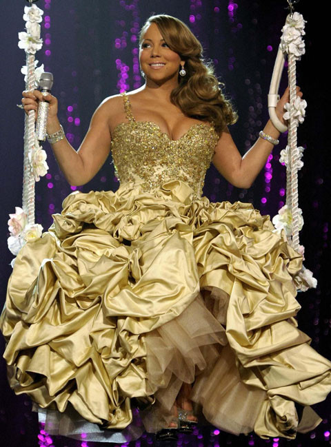 Mariah Carey p thứ 2. Beyonce mỗi phút biểu diễn kiếm được 2 tỷ