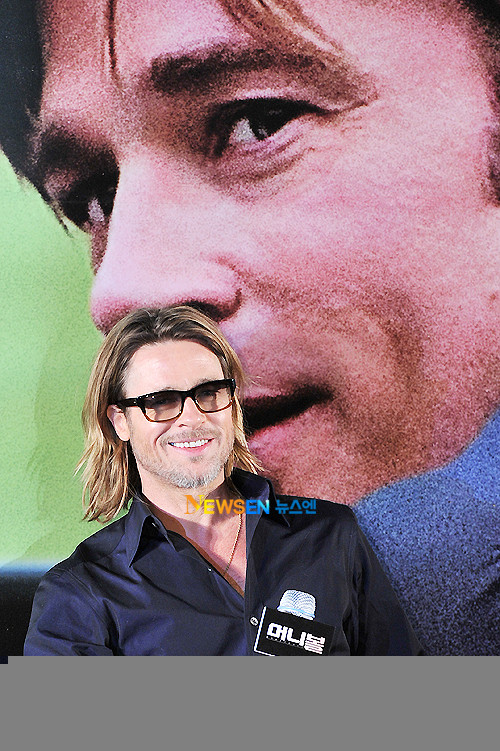 Trong buổi họp báo, Brad Pitt chia sẻ về vai diễn của anh trong "Moneyball".