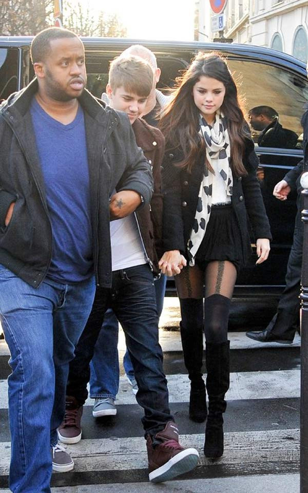 Justin Bieber nghiện... tụt quần? ảnh 9 Justin Bieber nghiện... tụt quần? ảnh 9