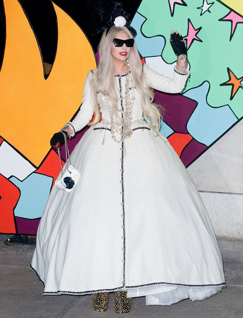 Lady Gaga vượt qua "huyền thoại" Steve Jobs ảnh 2 Lady Gaga vượt qua "huyền thoại" Steve Jobs ảnh 2