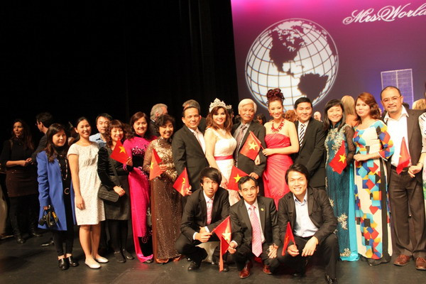 Đêm tỏa sáng của Á hậu 2 Thu Hương ảnh 11 Đêm tỏa sáng của Á hậu 2 Thu Hương ảnh 11