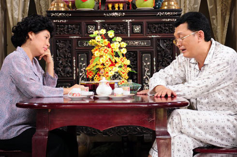 Hữu Châu - Thanh Thủy ăn ý trong vai vợ chồng già mòn mỏi chờ con.
