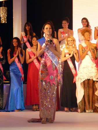 Nữ hoàng Nhân ái Gabriella Robinson.