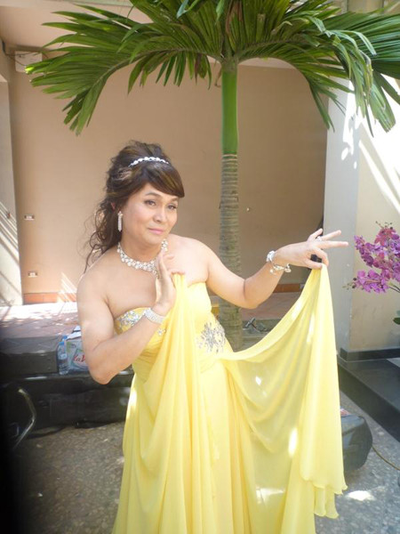 Tiến Minh lại tiếp tục thử sức với các ca khúc trong đĩa hài Tết Xuân Hinh kén chồng. Tiến Minh lại tiếp tục thử sức với các ca khúc trong đĩa hài Tết Xuân Hinh kén chồng.