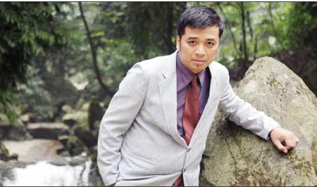 Không qua trường lớp nào nhưng nhạc sĩ Tiến Minh ngày càng đắt show viết nhạc. Không qua trường lớp nào nhưng nhạc sĩ Tiến Minh ngày càng đắt show viết nhạc.