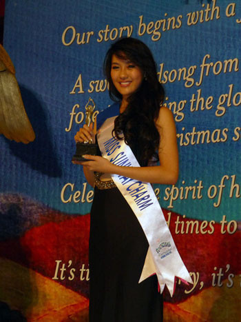 Nữ hoàng Duyên dáng Amanda Leong.