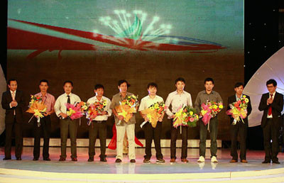 Ban tổ chức trao giải cho các đơn vị có tác phẩm dự thi xuất sắc.