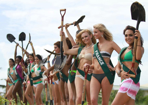 Các người đẹp tích cực tham gia các hoạt động vì thiên nhiên.