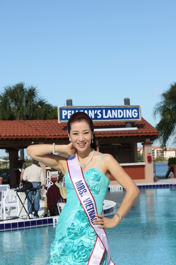 Thu Hương rạng ngời trong nắng Orlando ảnh 11 Thu Hương rạng ngời trong nắng Orlando ảnh 11
