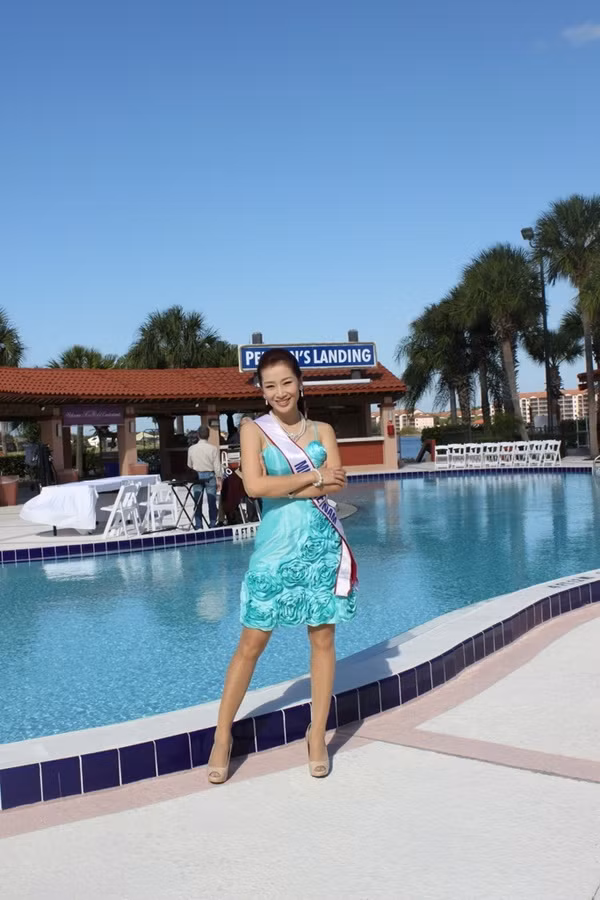 Thu Hương rạng ngời trong nắng Orlando ảnh 10