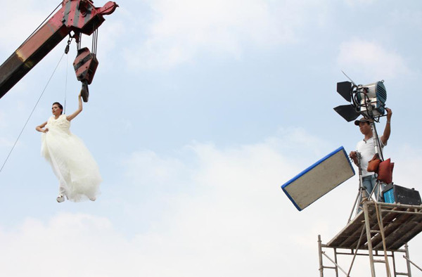 Xuân Lan treo mình trên cần cẩu cao 15m ảnh 10 Phương Anh cũng có những cách tạo dáng rất sáng tạo và nhận được nhiều sự tán tưởng của ban giám khảo.