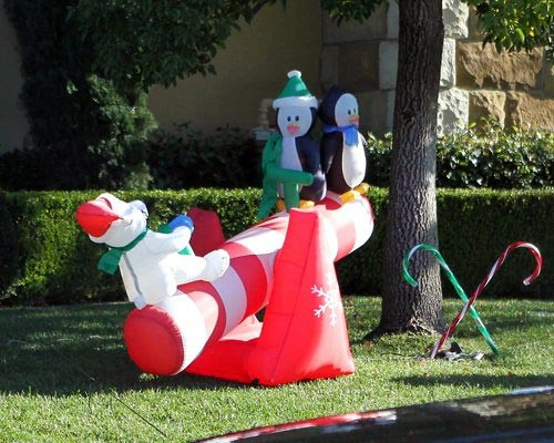 Britney trang hoàng nhà cửa đón Giáng Sinh