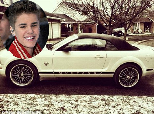 Justin và chiếc xế dành tặng cậu bạn thân Ryan