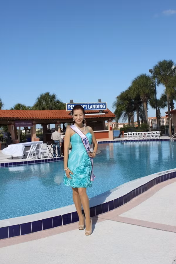 Thu Hương rạng ngời trong nắng Orlando ảnh 9