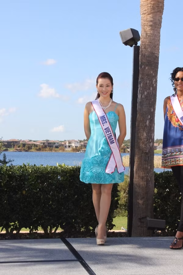 Thu Hương rạng ngời trong nắng Orlando ảnh 4