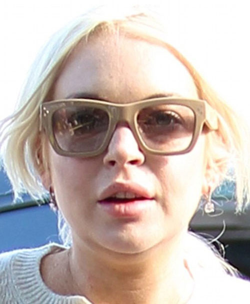 Nhưng Lilo lại không thể che giấu gương mặt phù nề và làn da nhăn nheo của mình.