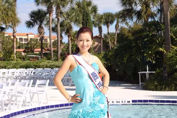 Thu Hương rạng ngời trong nắng Orlando ảnh 17