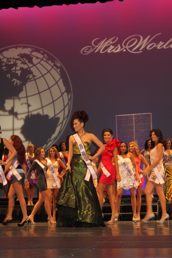 Đêm tỏa sáng của Á hậu 2 Thu Hương ảnh 8 Đêm tỏa sáng của Á hậu 2 Thu Hương ảnh 8