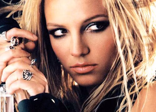 Britney trang hoàng nhà cửa đón Giáng Sinh