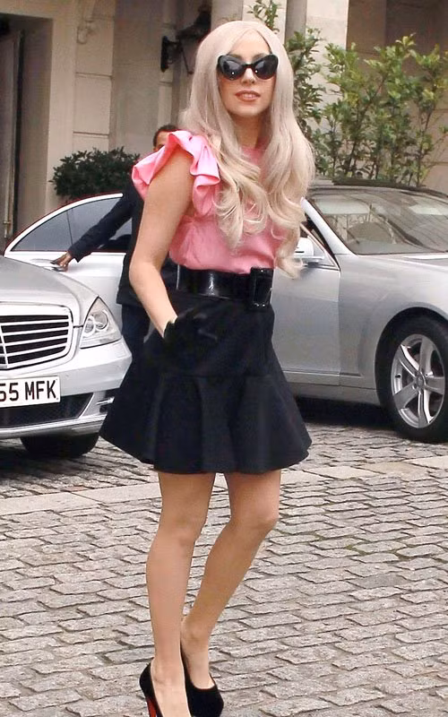 Lady Gaga điệu đà 'mi' paparazzi