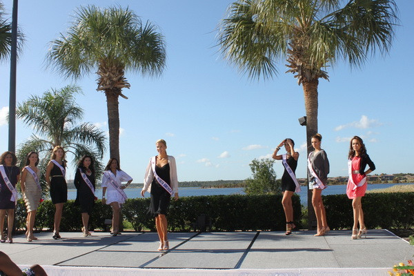 Thu Hương rạng ngời trong nắng Orlando ảnh 1 Thu Hương rạng ngời trong nắng Orlando ảnh 1