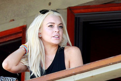 Lindsay ở Hawaii trong cuối tuần qua. Lindsay Lohan: ‘Chụp nude giúp tôi tự tin’