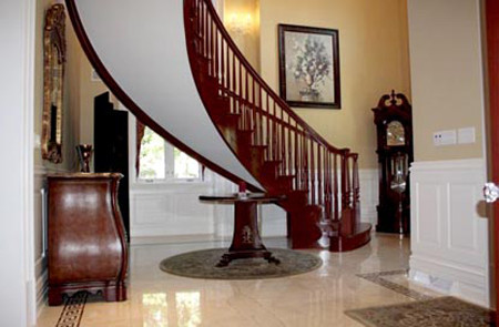 Cầu thang uốn. Ngắm ngôi nhà trong mơ của Lady Gaga