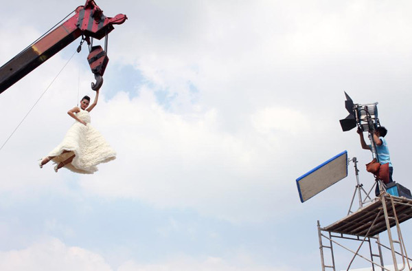 Xuân Lan treo mình trên cần cẩu cao 15m ảnh 9 Thùy Trang chế ngự nỗi sợ hãi bằng cách tập trung vào phần diễn xuất của mình.