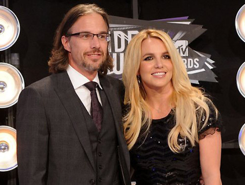 Britney Spears và bạn trai Jason Trawick. Britney Spears tặng mô tô 'khủng' cho bạn trai