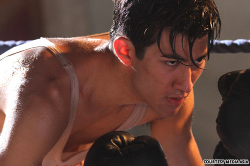 Hình ảnh Lý Trị Đình trong vai Lý Tiểu Long 'Lý Tiểu Long' điển trai bị bắt vì say rượu lái xe