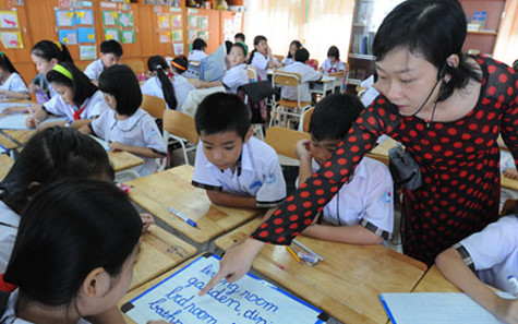 Tăng cường đầu tư thiết bị phục vụ việc dạy và học ngoại ngữ được xác định là một trong những giải pháp quan trọng để thực hiện hiệu quả Đề án Ngoại ngữ Quốc gia 2020 (Ảnh minh họa trên vov.vn).