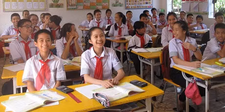 Học sinh lớp 7C hân hoan đề nghị bỏ chương trình VNEN.