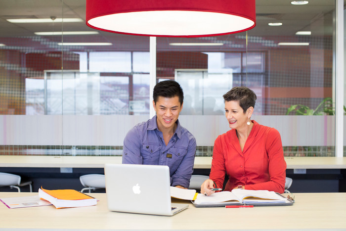 Đừng để tiếng Anh trờ thành rào cản việc bạn trở thành một công dân toàn cầu. Hãy đầu tư tiếng Anh từ hôm nay!