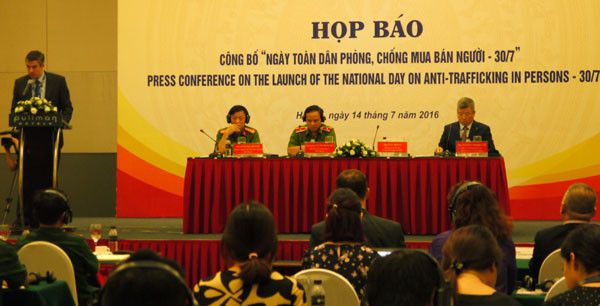 Buổi họp báo công bố "Ngày toàn dân phòng, chống mua bán người - 30/7" (Ảnh: kinhtedothi.vn).