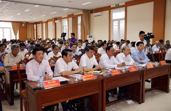 Hội nghị sơ kết 6 tháng đầu năm và triển khai 6 tháng cuối năm. Hội nghị sơ kết 6 tháng đầu năm và triển khai 6 tháng cuối năm.