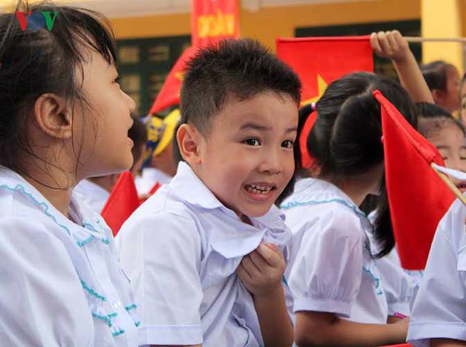 Bộ GD&ĐT nên điều chỉnh thời gian khai giảng trước lúc học sinh đi học! (Ảnh nguồn: Vov.vn). Bộ GD&ĐT nên điều chỉnh thời gian khai giảng trước lúc học sinh đi học! (Ảnh nguồn: Vov.vn).