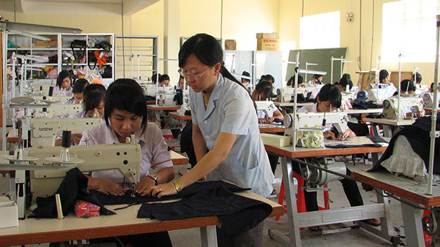 Chọn đúng nghề ngay từ đầu để tránh lãng phí lớn (Ảnh nguồn: tuoitre.vn). Chọn đúng nghề ngay từ đầu để tránh lãng phí lớn (Ảnh nguồn: tuoitre.vn).