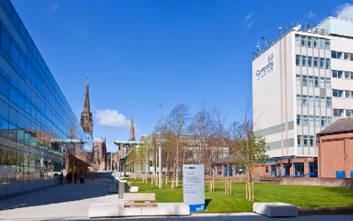 9. Đại học Coventry - Xếp hạng chất lượng: 65 Giá thuê nhà: 58,50 Bảng/tuần Học phí: 7.500 Bảng/năm