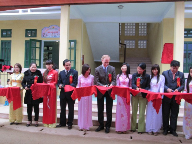 Lễ cắt băng khánh thành trường Tiểu học Tân Minh A.