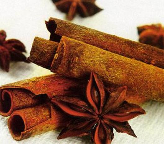 9. Quế chi 60 g, nước 1 lít, cho 2 thứ vào nồi đất, đun nhỏ lửa, sau khi sôi được 10 phút thì lấy ra, cho vào chậu. Ngâm chỗ bị phát cước vào nước này, kết hợp xoa bóp nhẹ. Làm mỗi ngày 2 lần, mỗi lần 5-15 phút vào buổi sáng và tối. 9. Quế chi 60 g, nước 1 lít, cho 2 thứ vào nồi đất, đun nhỏ lửa, sau khi sôi được 10 phút thì lấy ra, cho vào chậu. Ngâm chỗ bị phát cước vào nước này, kết hợp xoa bóp nhẹ. Làm mỗi ngày 2 lần, mỗi lần 5-15 phút vào buổi sáng và tối.