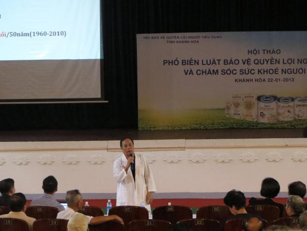 Tiến sĩ - Bác sĩ Nguyễn Hữu Toản tư vấn cho người cao tuổi các vấn đề về việc bảo vệ và chăm sóc sức khoẻ của người cao tuổi. Tiến sĩ - Bác sĩ Nguyễn Hữu Toản tư vấn cho người cao tuổi các vấn đề về việc bảo vệ và chăm sóc sức khoẻ của người cao tuổi.
