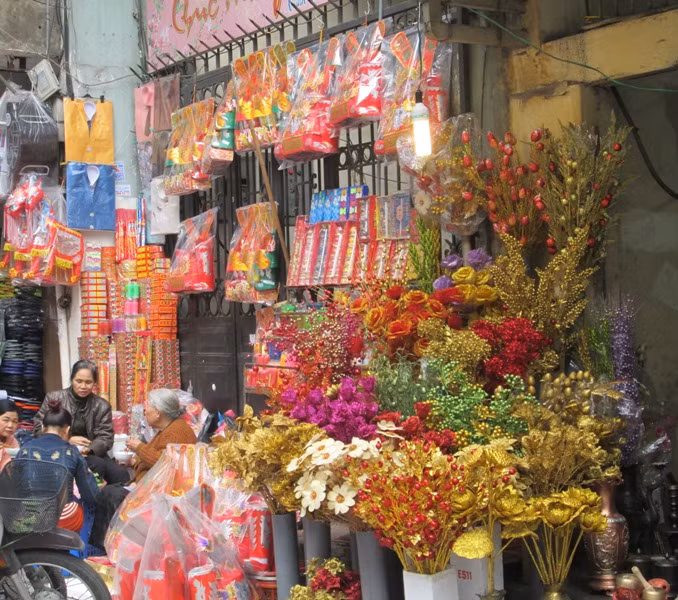 Đỏ và vàng là hai màu sắc chính biểu trưng cho sự thịnh vượng, may mắn.