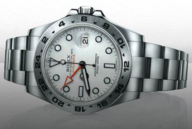 2. Đồng hồ, trang sức Giá trị: 187 triệu USD Tỷ lệ trên tổng giá trị các vụ bắt giữ: 15% Khoảng 187 triệu USD hàng đồng hồ, trang sức giả đã bị bắt giữ trong năm 2012, tăng từ con số 173 triệu USD năm 2012. Số vụ bắt giữ cũng tăng từ 1.491 vụ trong năm 2011 lên 2.197 trường hợp vào năm ngoái. Trung Quốc là nước phải chịu trách nhiệm nhiều nhất, do số hàng nhái từ nước này chiếm tới 91,3 triệu USD - Ảnh: Market Watch.