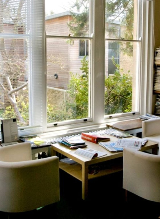 Góc tự học của sinh viên. Góc tự học của sinh viên.