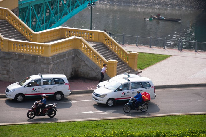 Rất nhiều khách hàng sử dụng taxi Vinasun khó chịu với tài xế hãng xe này.